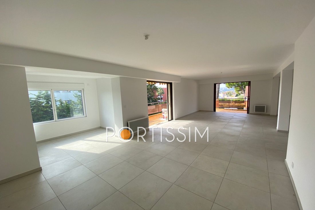 Apartment in Saint-Laurent-du-Var, Provence-Alpes-Côte d'Azur, France 2 - 14400961