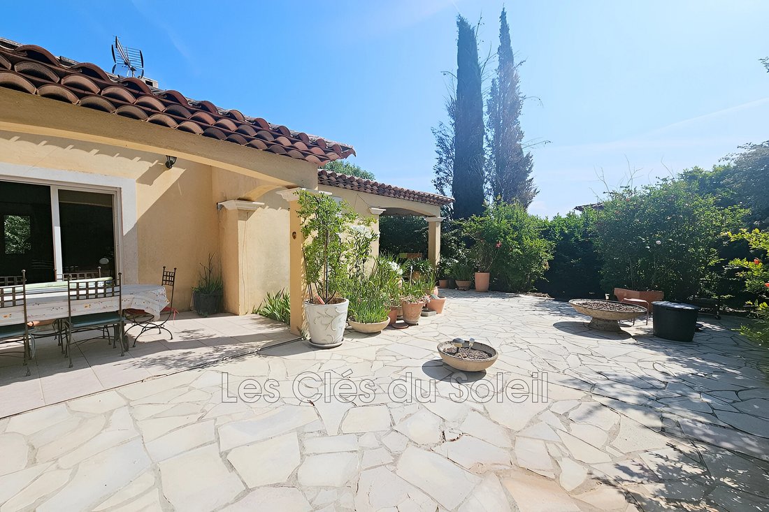 Villa in Brignoles, Provence-Alpes-Côte d'Azur, France 5 - 17082604