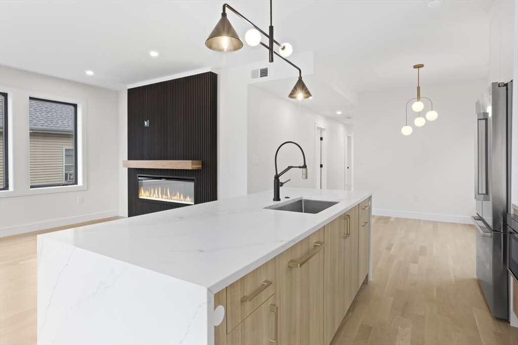 Condo in Somerville, Massachusetts, United States 5 - 17079476