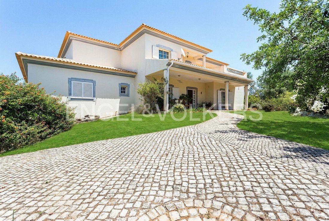 Villa in Loule (Sao Clemente), Algarve, Portugal 1 - 15965617