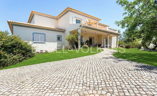 Villa in Loule (Sao Clemente), Algarve, Portugal 1