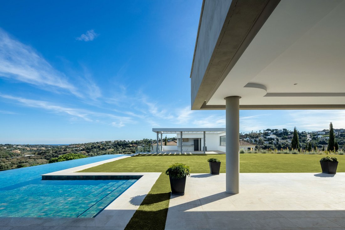 Villa in Sotogrande, San Roque, Andalusia 2 - 16834485