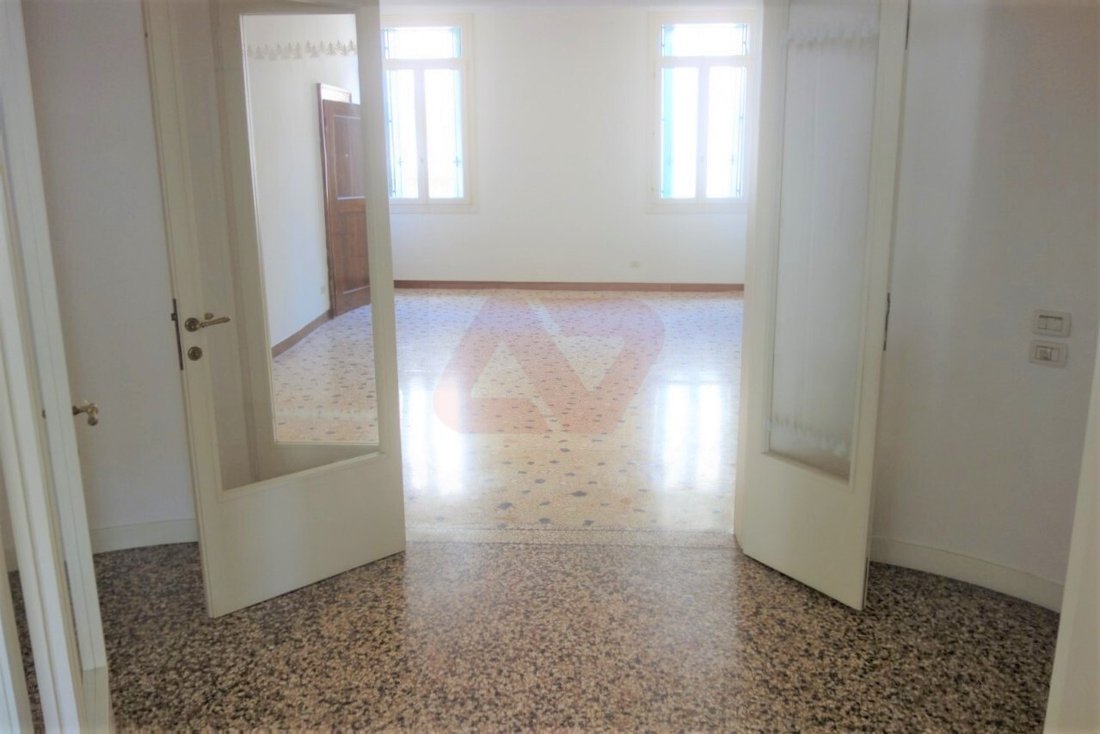 Apartment in Center, Vicenza, Veneto 5 - 12706886