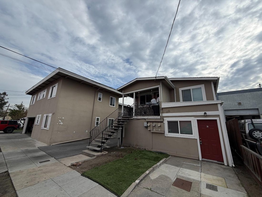 Redwood City, California, United States 2 - 17063457