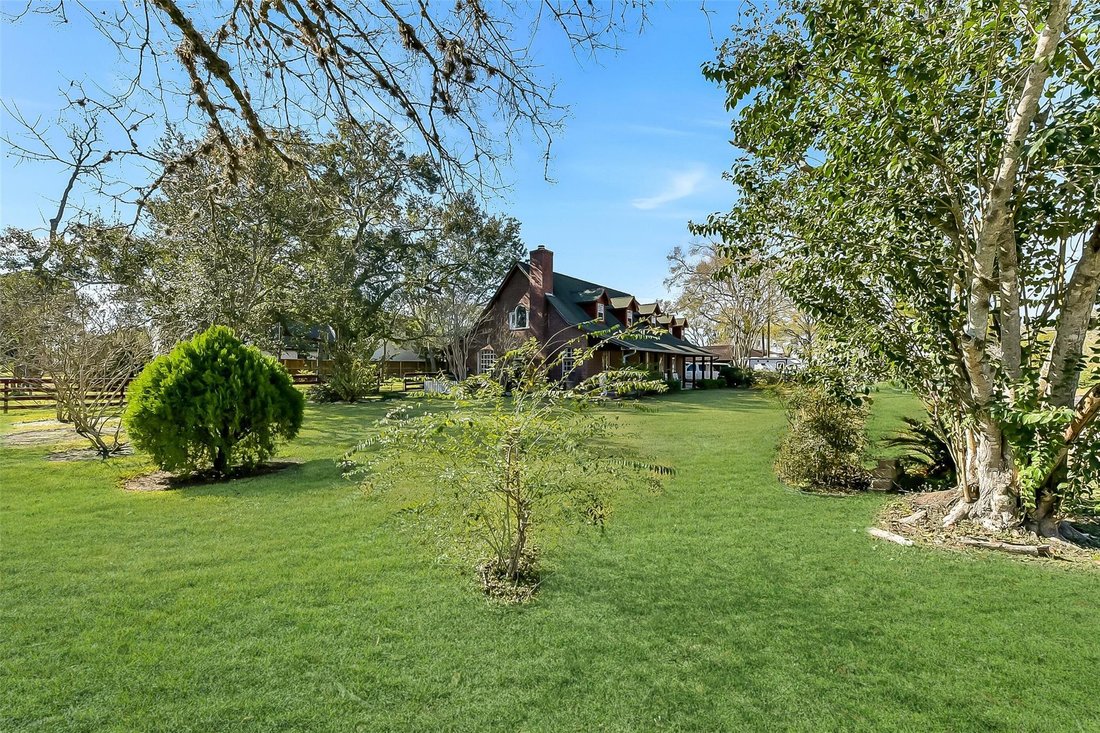 House in Friendswood, Texas, United States 2 - 17077589