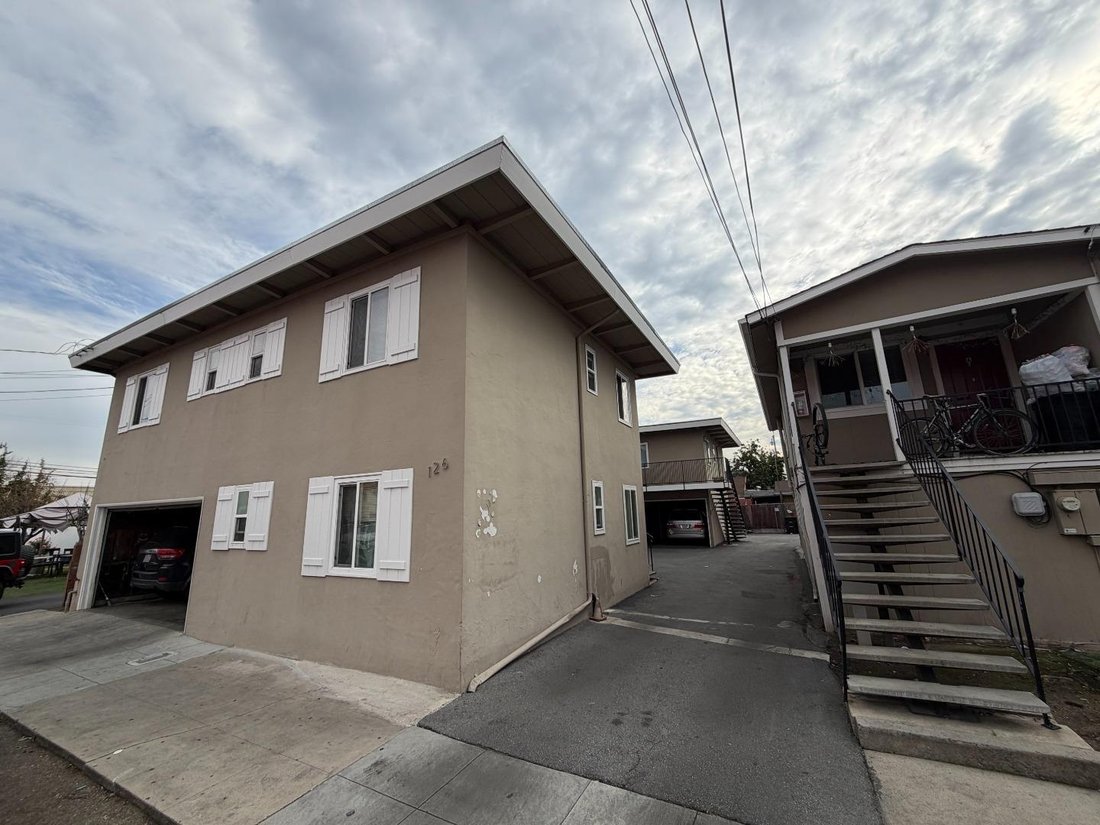 Redwood City, California, United States 1 - 17063457