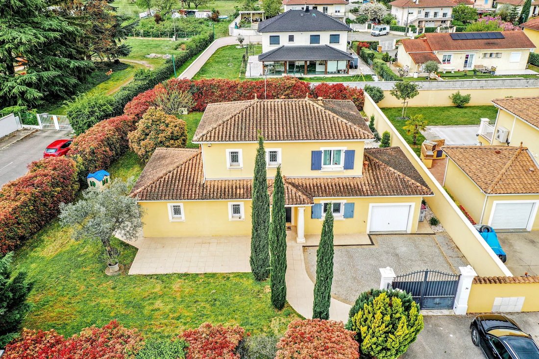 House in Pusignan, Auvergne-Rhône-Alpes, France 1 - 17076054