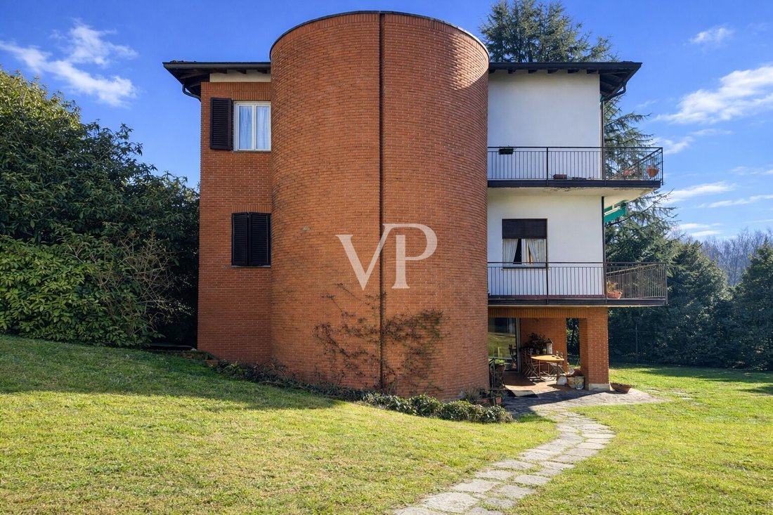 House in Albate-Muggiò, Como, Lombardy 2 - 17079267