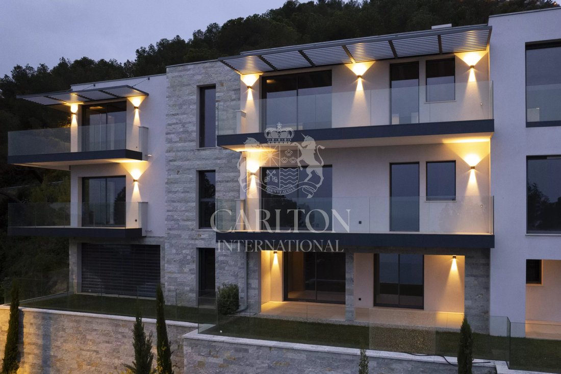 Villa in Èze, Provence-Alpes-Côte d'Azur, France 2 - 17079653