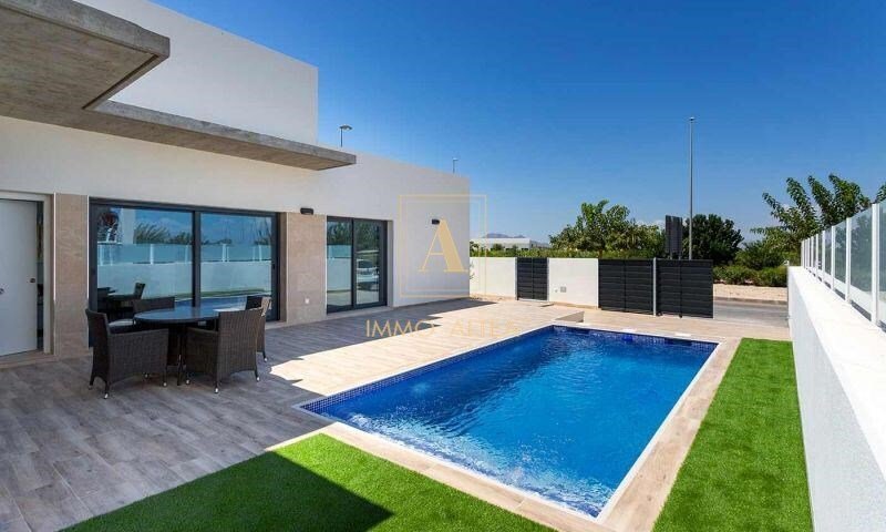 Villa in Daya Nueva, Valencian Community, Spain 2 - 17076481