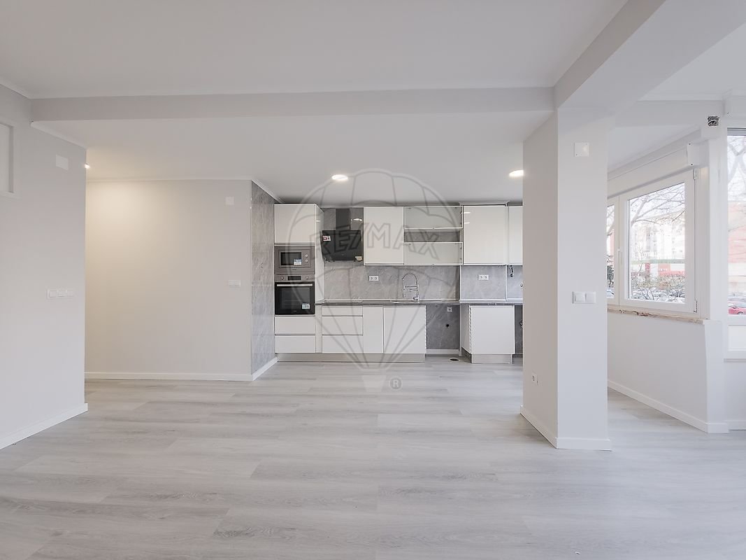 Apartment in Oeiras e Sao Juliao da Barra, Paco de Arcos e Caxias, Lisbon, Portugal 1 - 16990537