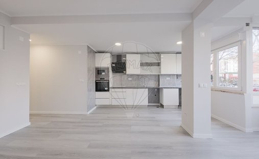 Apartment in Oeiras e Sao Juliao da Barra, Paco de Arcos e Caxias, Lisbon, Portugal 1