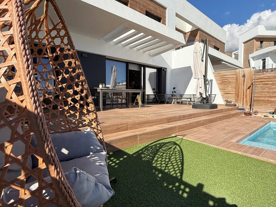 Townhouse in la Vila Joiosa / Villajoyosa, Valencian Community, Spain 3 - 17080493