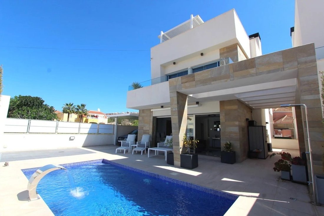 Villa in Villamartin, Andalusia, Spain 1 - 17077004