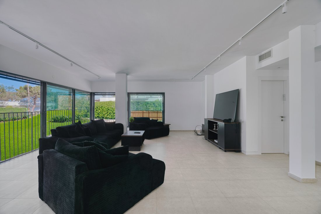 House in Or Akiva, Haifa District, Israel 2 - 17083914