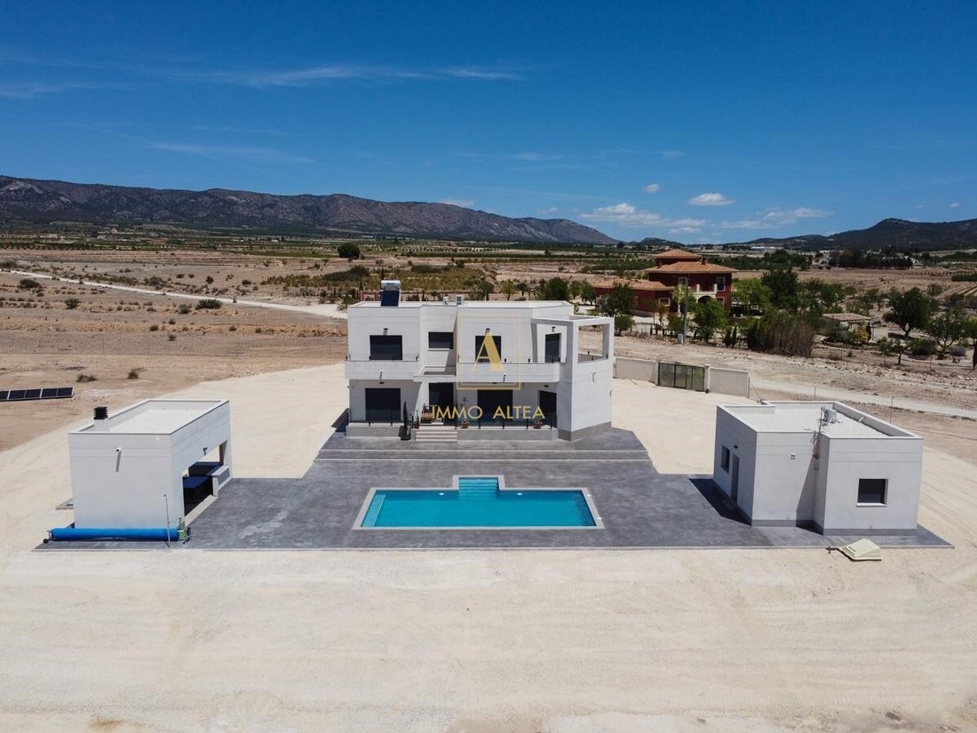 Villa in el Pinos / Pinoso, Valencian Community, Spain 1 - 17079574