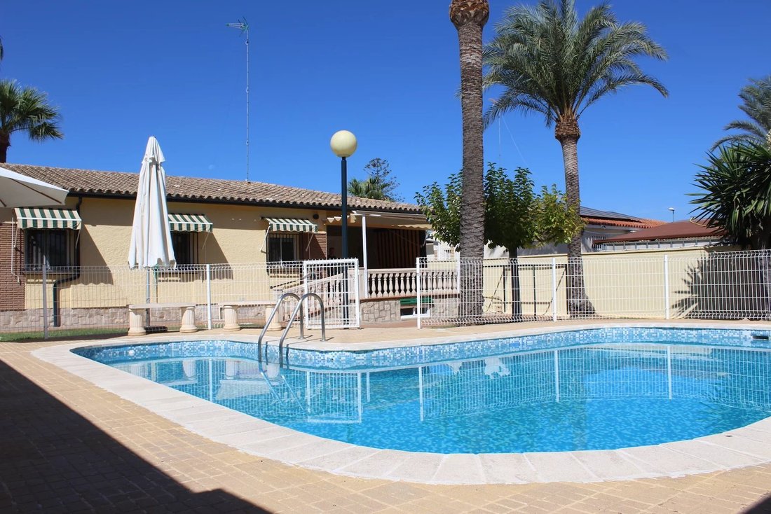 Villa in l'Eliana, Valencian Community, Spain 1 - 17077123