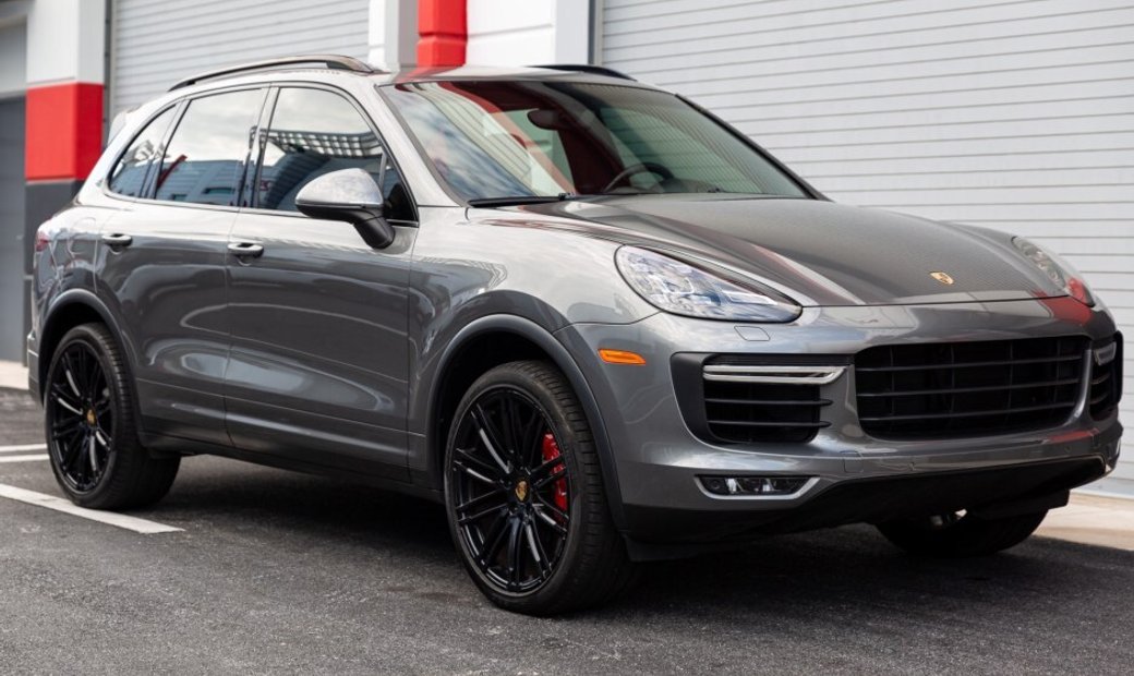 2016 Porsche Cayenne Turbo Hpnull
