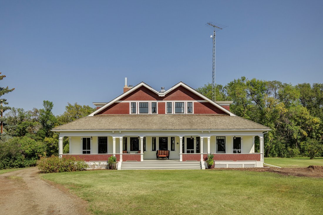 House in Brooks, Alberta, Canada 1 - 17083050