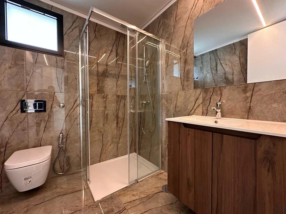 Apartment in Lordelo do Ouro e Massarelos, Porto District, Portugal 3 - 17077869
