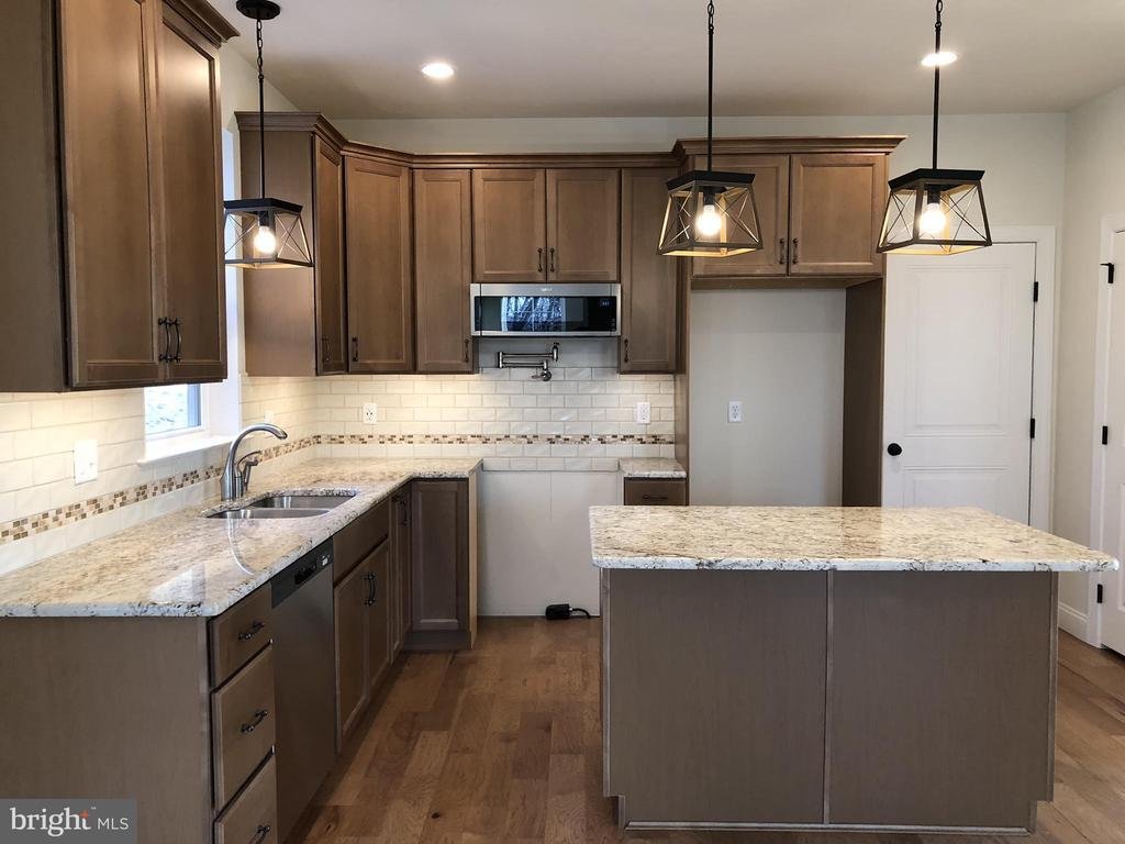 House in Pottstown, Pennsylvania, United States 5 - 17080005