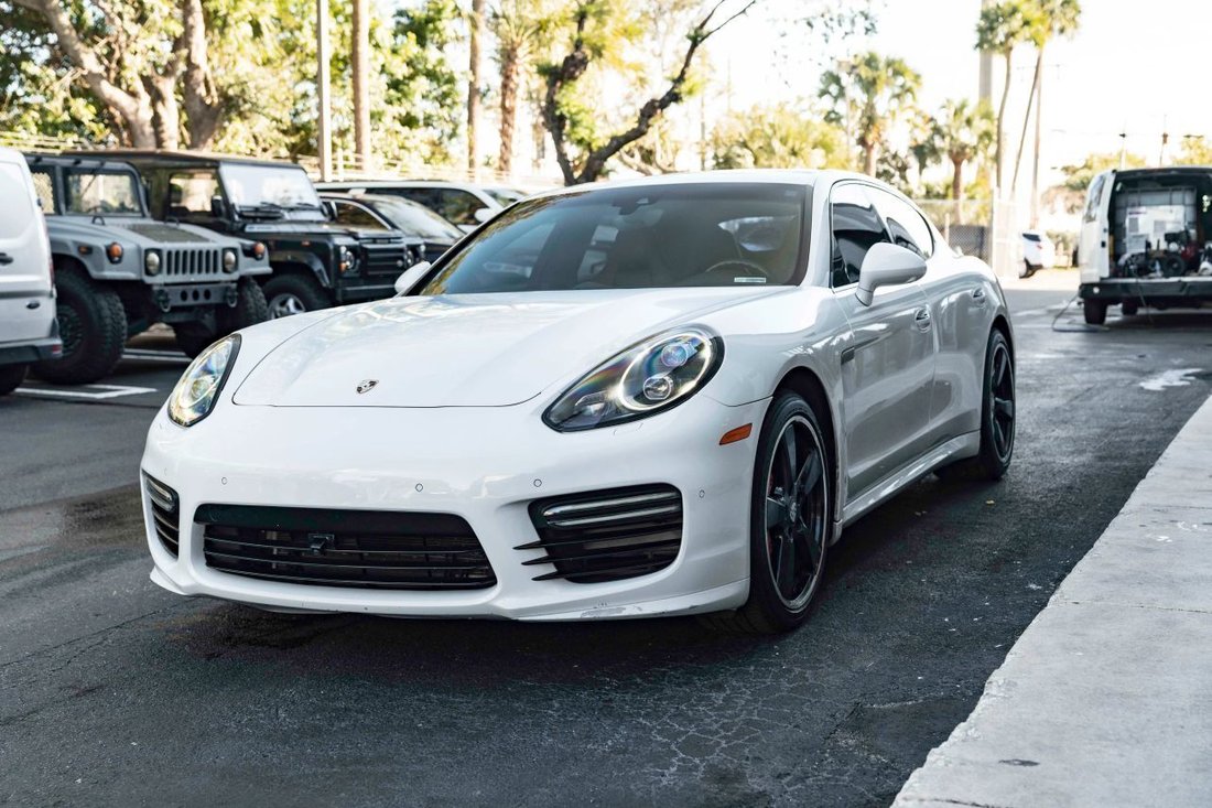 Sedan in Boynton Beach, FL, United States 2 - 17083704