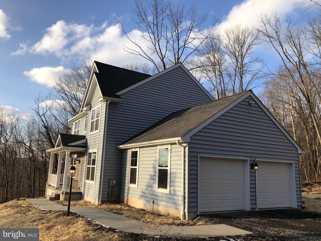 House in Pottstown, Pennsylvania, United States 2 - 17080005