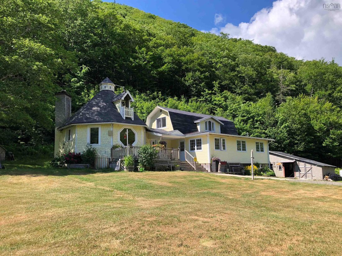 House in Margaree Valley, Nova Scotia, Canada 4 - 17079419