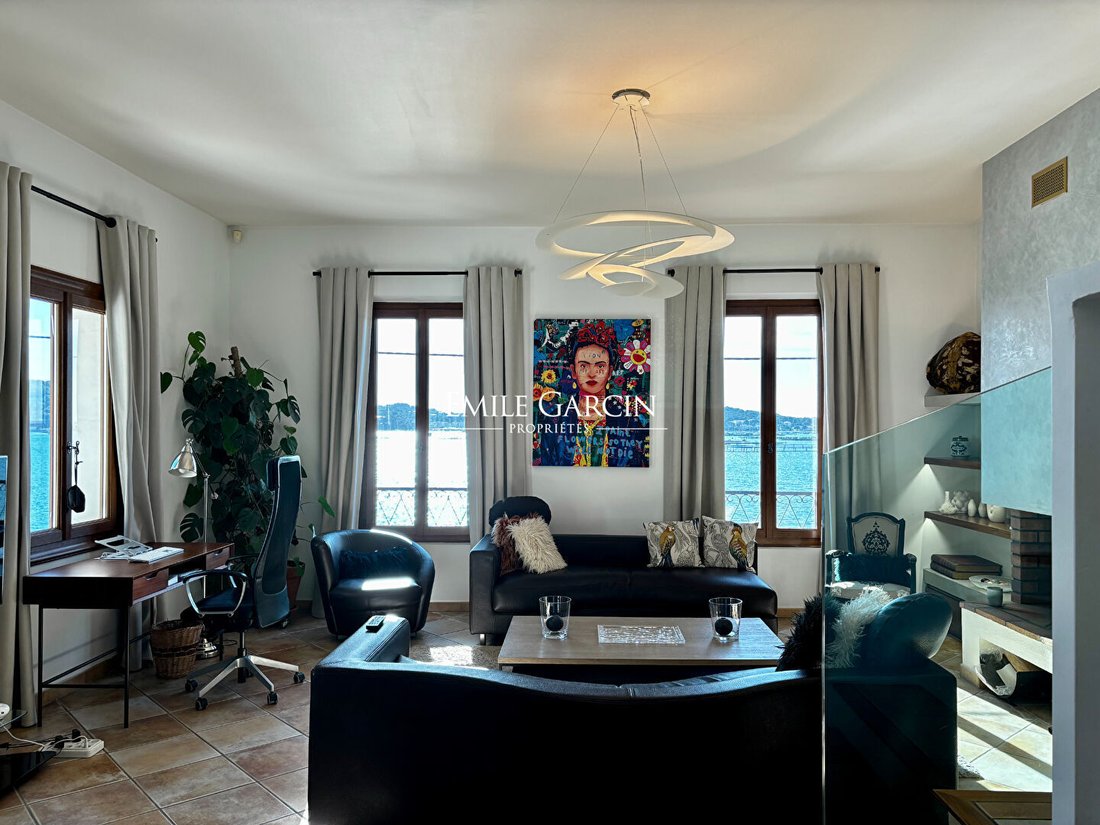 Villa in Coste Chaude-Mauveou, La Seyne-sur-Mer, France 3 - 17078965