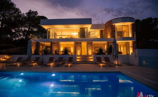 Villa in Santa Eularia des Riu, Balearic Islands, Spain 1