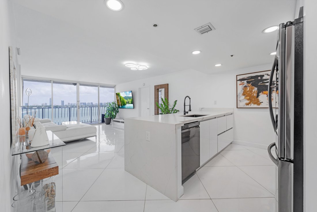 Condo in Miami Beach, Florida, United States 2 - 17082786
