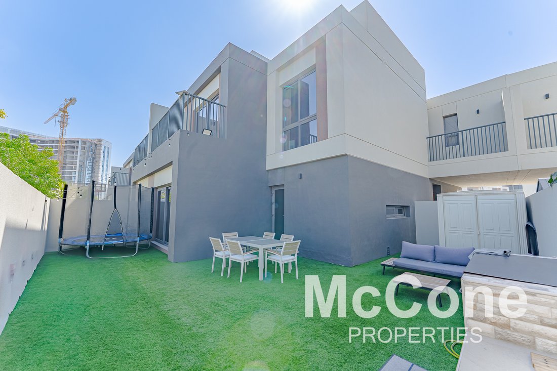 Villa in Dubai South, Dubai, United Arab Emirates 1 - 17055357