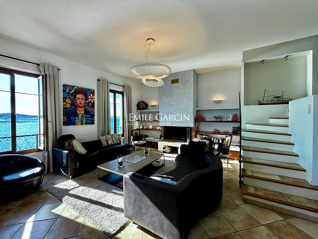 Villa in Coste Chaude-Mauveou, La Seyne-sur-Mer, France 4 - 17078965