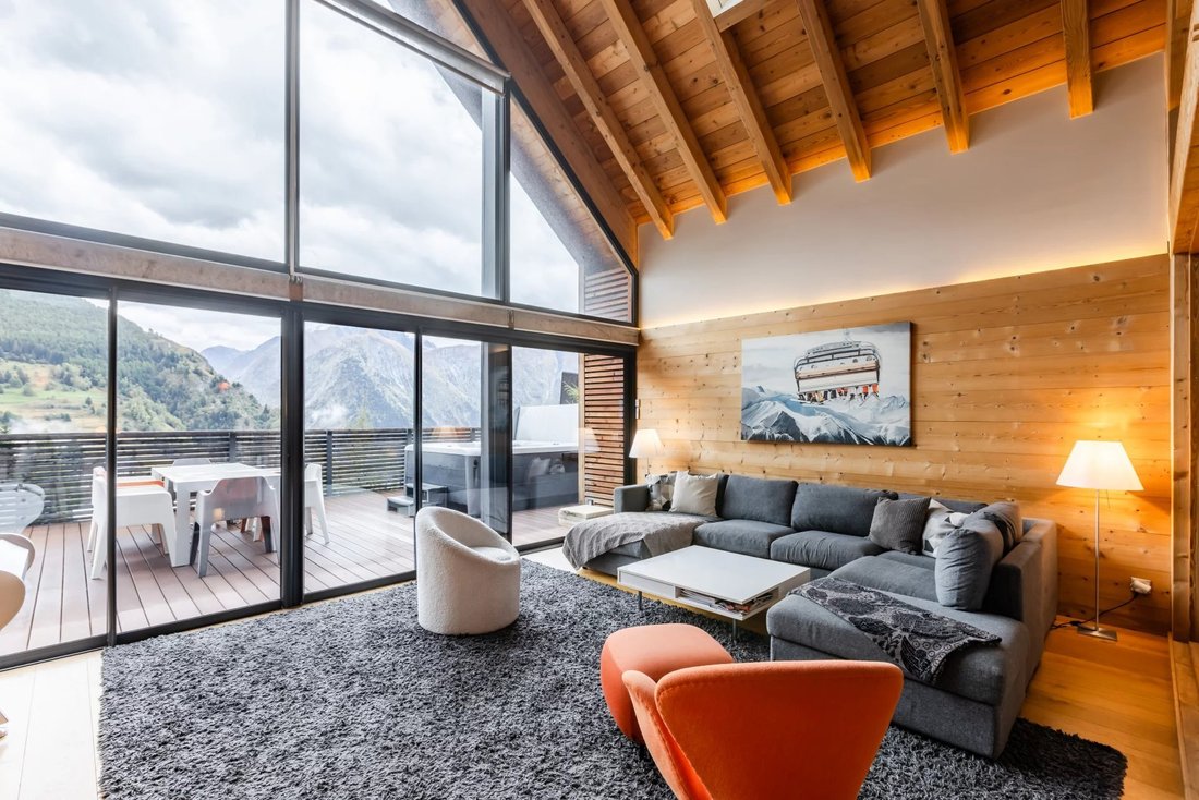 Chalet in Les Deux Alpes, Auvergne-Rhône-Alpes, France 1 - 17075404