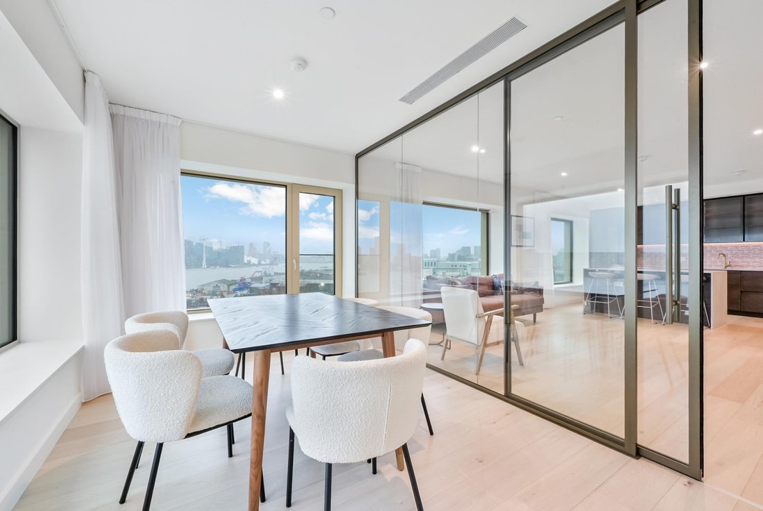 Apartment in Victoria Docks, Newham, England 4 - 17077588