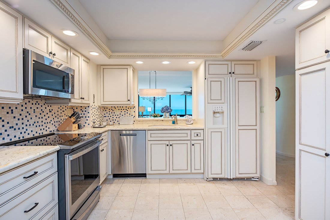 Condo in Naples, Florida, United States 4 - 17083063