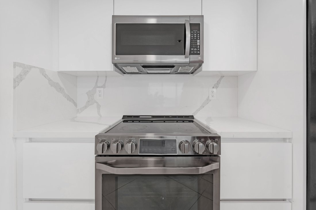 Condo in Miami Beach, Florida, United States 5 - 17082786
