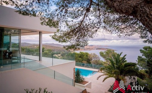Villa in Santa Eularia des Riu, Balearic Islands, Spain 1