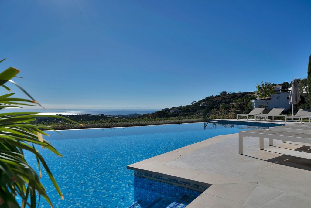 Villa in Marbella, Andalusia, Spain 2 - 17082629