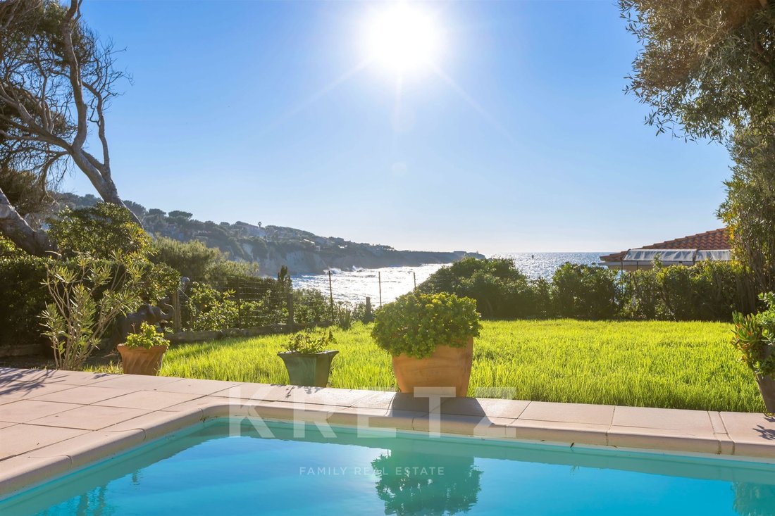 Villa in Beaucours-La Gorguette-La Morvenede, Sanary-sur-Mer, France 3 - 17015614