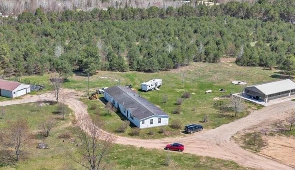 House in Fife Lake, Michigan, United States 2 - 17081662