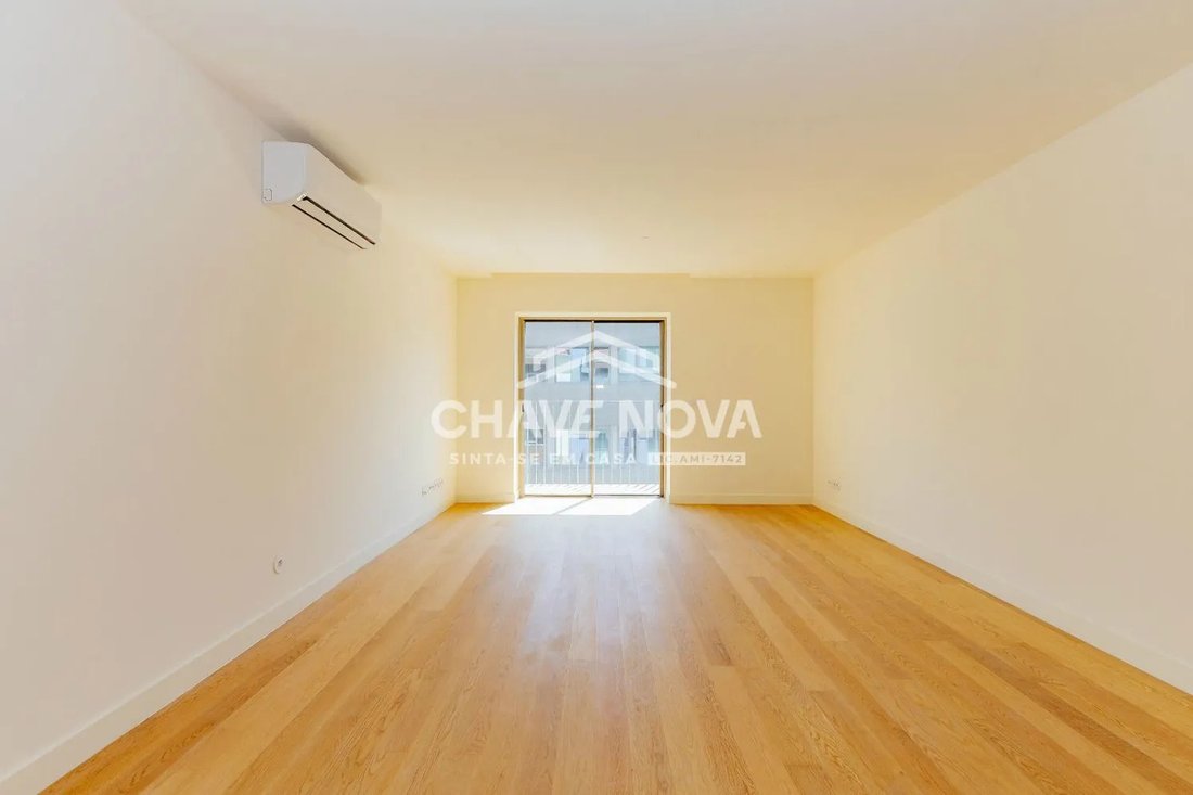 Apartment in Santa Clara, Lisbon, Portugal 2 - 17080398