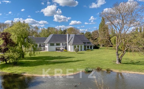 House in Pacy-sur-Eure, Normandy, France 1