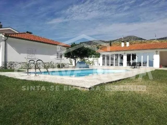 Villa in Lamas de Orelhao, Braganca District, Portugal 1 - 17080441