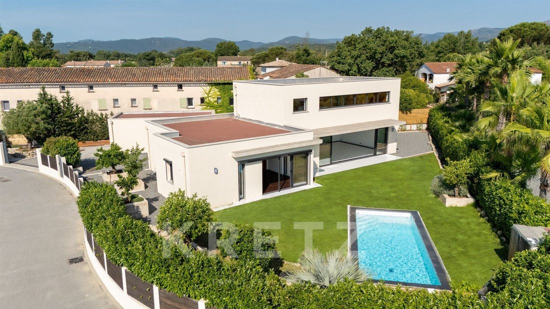 House in Grimaud, Provence-Alpes-Côte d'Azur, France 2 - 15839286