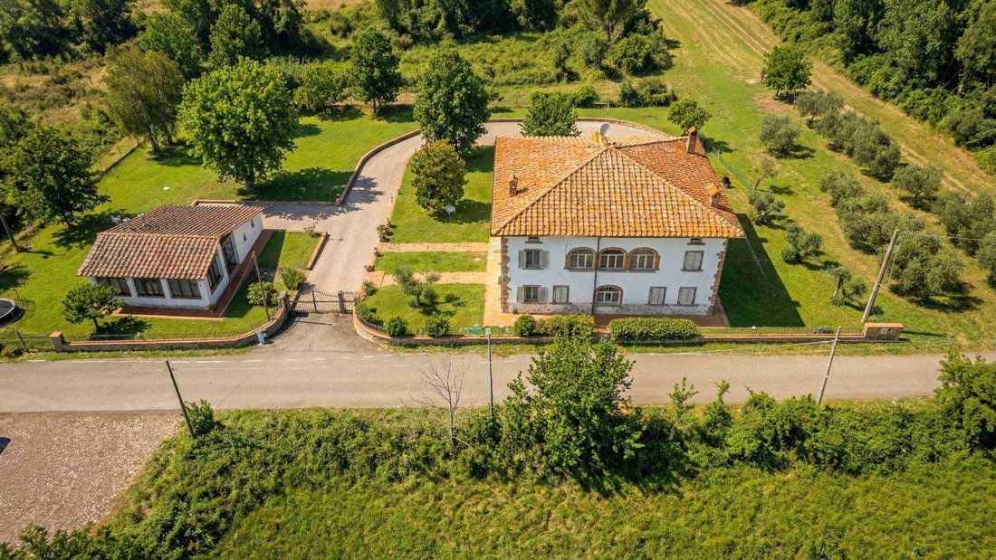 Villa in Center, Arezzo, Tuscany 4 - 17079129