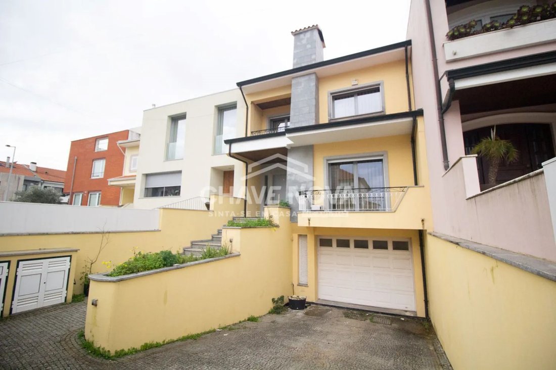 Townhouse in Matosinhos e Leca da Palmeira, Porto District, Portugal 1 - 17078719