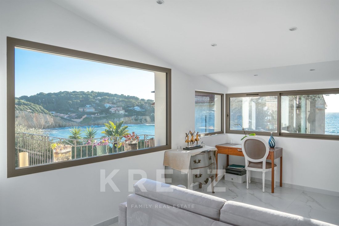 Villa in Beaucours-La Gorguette-La Morvenede, Sanary-sur-Mer, France 5 - 17015614
