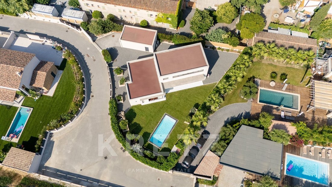House in Grimaud, Provence-Alpes-Côte d'Azur, France 3 - 15839286