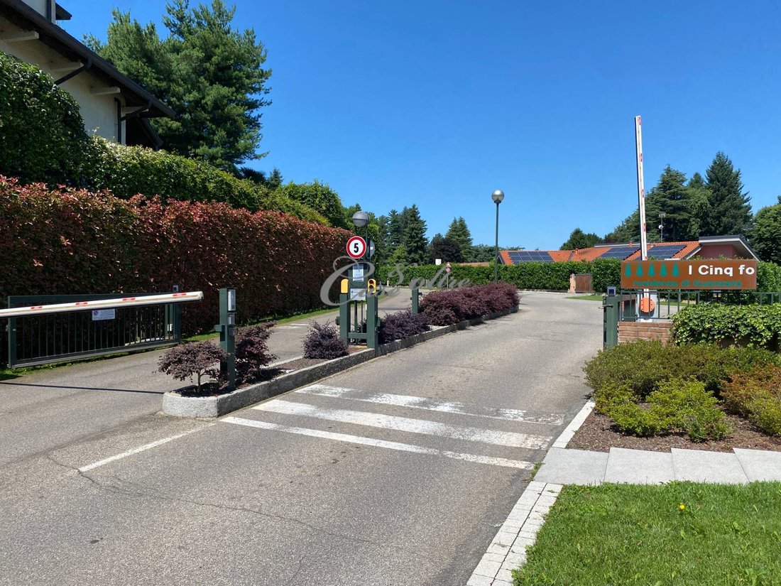 Land in Guanzate, Lombardy, Italy 3 - 17081365